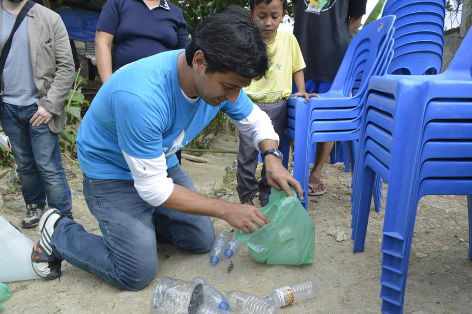 Plastic bottles are bringing light to the poorest parts of world